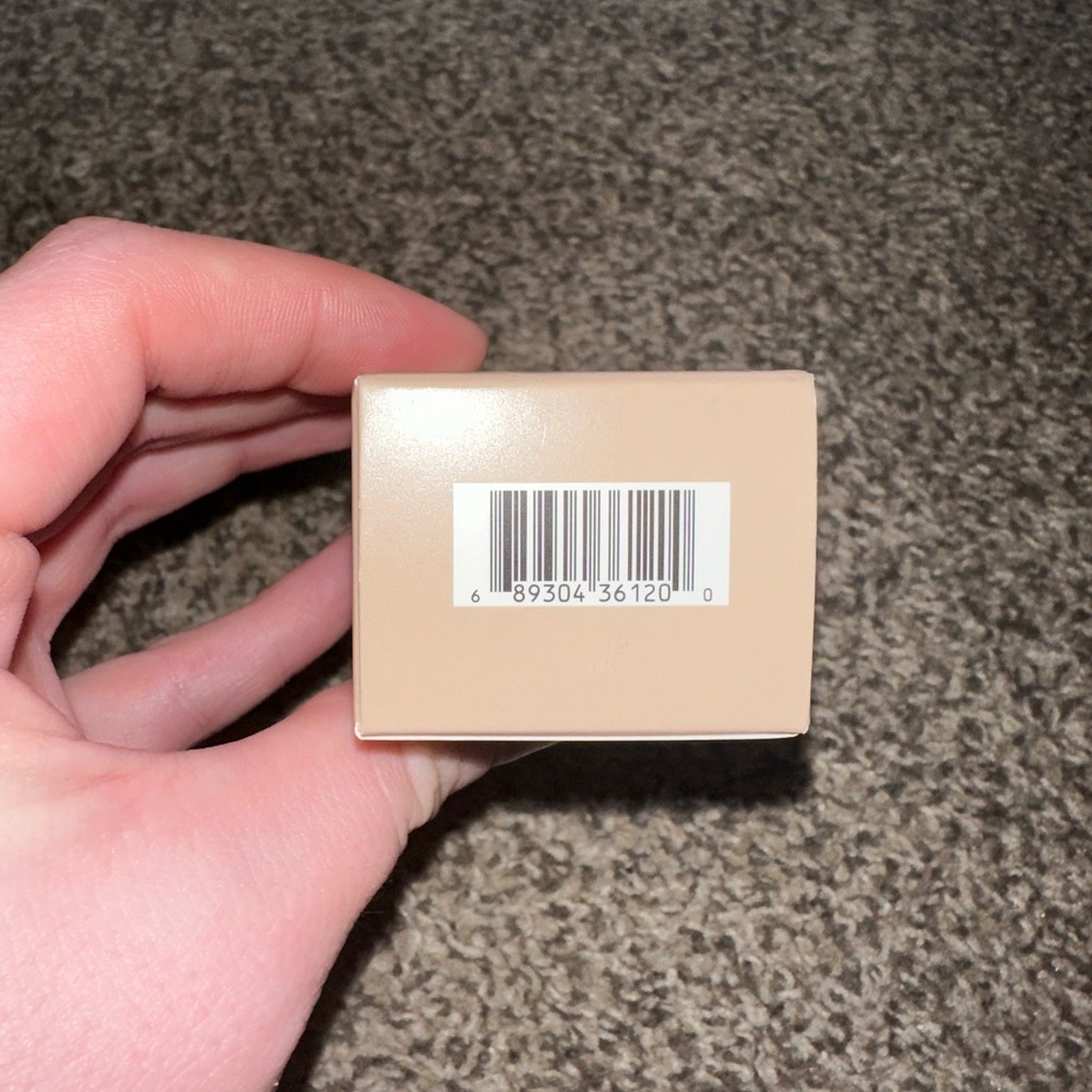 Anastasia Beverly Hills Impeccable Blurring Foundation - 00N Cream Foundation - Picture 4 of 14